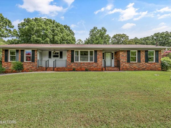 3923 Riverview Drive, Maryville, TN 37804