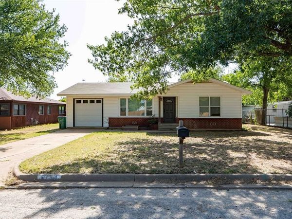 514 MCCONNELL Street, Jacksboro, TX 76458