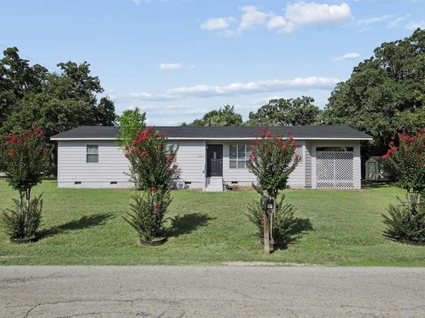 217 Chambers Drive, Alvarado, TX 76009