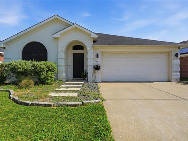 417 Shadow Grass Avenue, Fort Worth, TX 76120