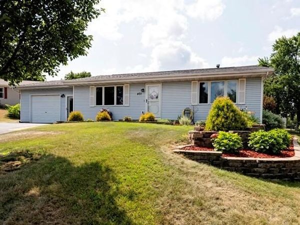 401 Oak Ridge Ct, Fort Atkinson, WI 53538