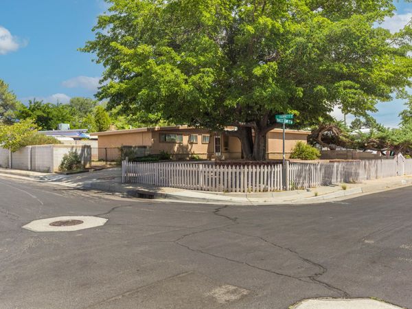 10528 Princess Jeanne Avenue NE, Albuquerque, NM 87112