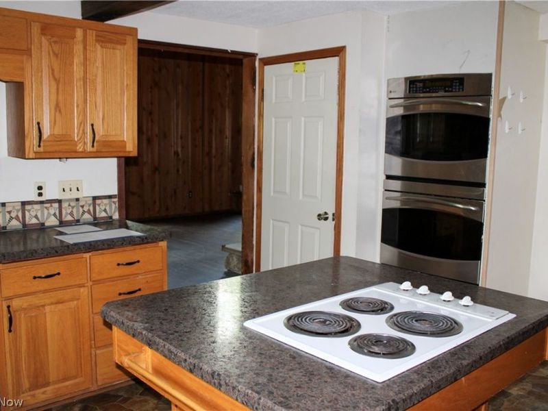13893 County Road 100, Lakeville, OH 44638 Photo 10