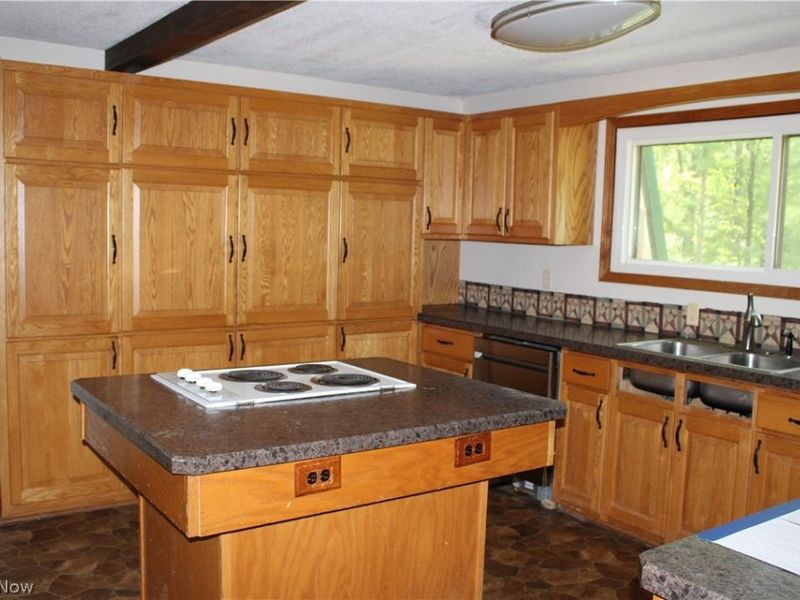 13893 County Road 100, Lakeville, OH 44638 Photo 11