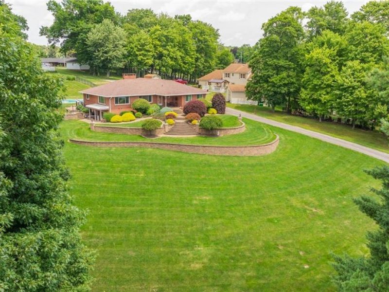 570 East Street, East Palestine, OH 44413 Photo 3