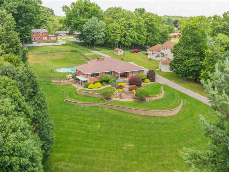 570 East Street, East Palestine, OH 44413 Photo 5
