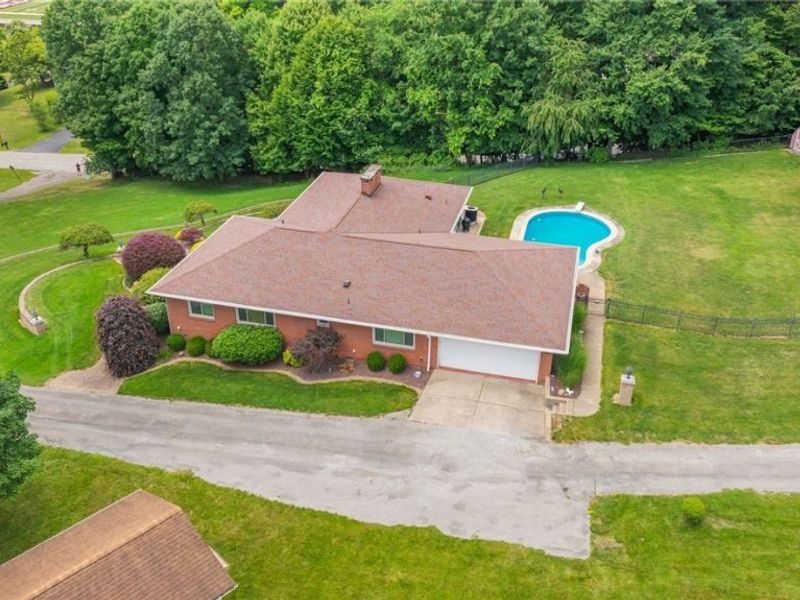570 East Street, East Palestine, OH 44413 Photo 9