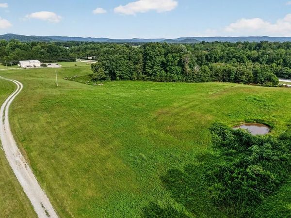 240 Hash Ln, Rock Island, TN 38581