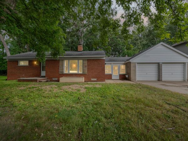 3894 Jennings Drive, Troy, MI 48083