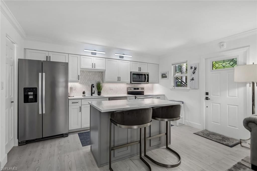 960 7th St S, Unit 105, Naples, FL 34102 Photo