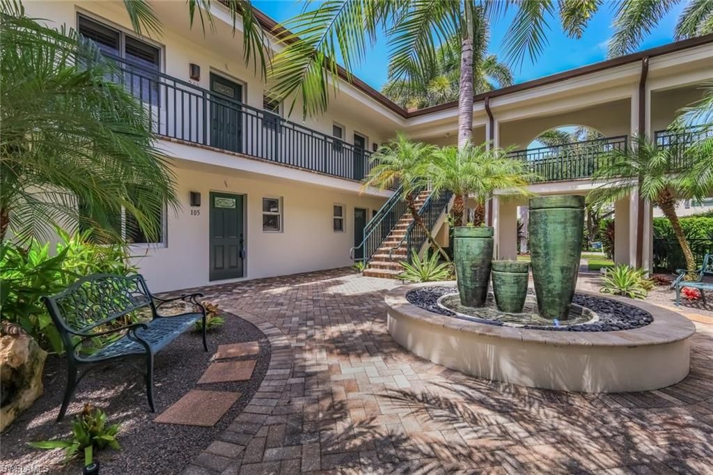 960 7th St S, Unit 105, Naples, FL 34102 Photo