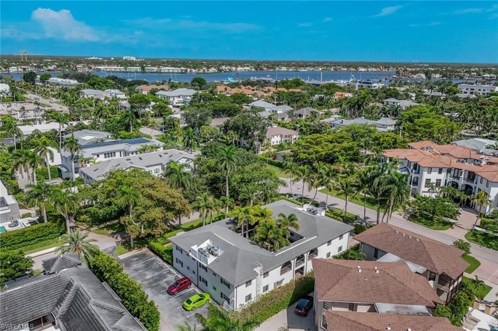 960 7th St S, Unit 105, Naples, FL 34102 Photo