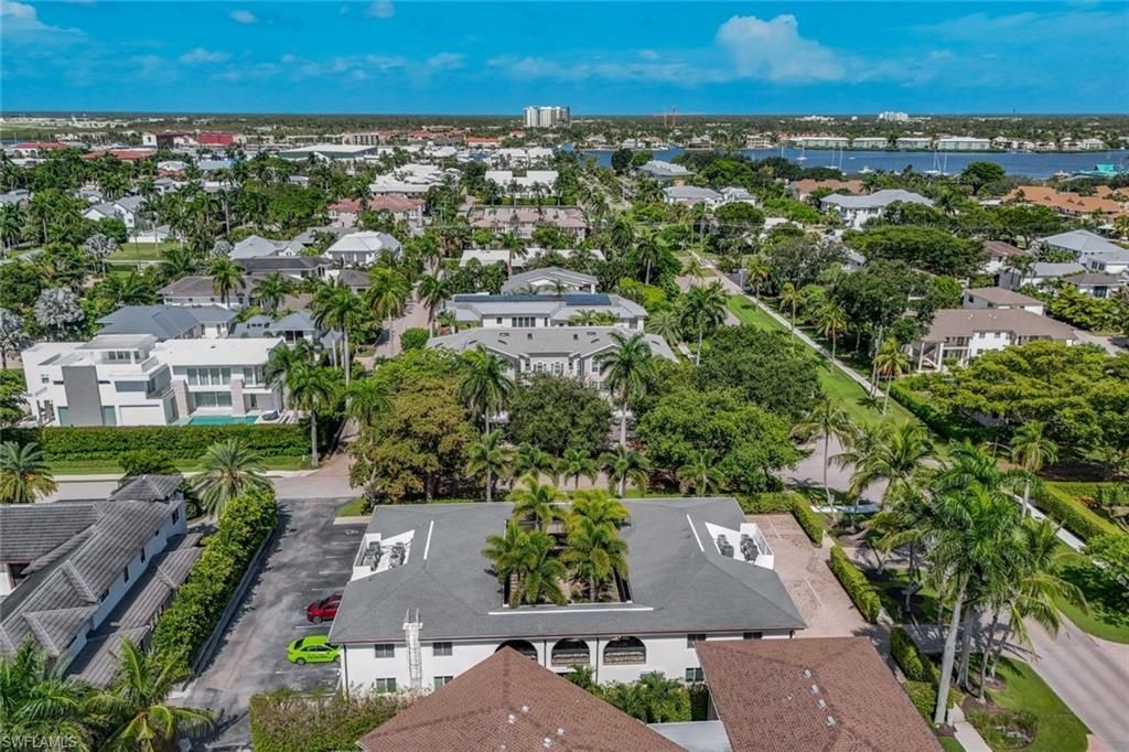 960 7th St S, Unit 105, Naples, FL 34102 Photo