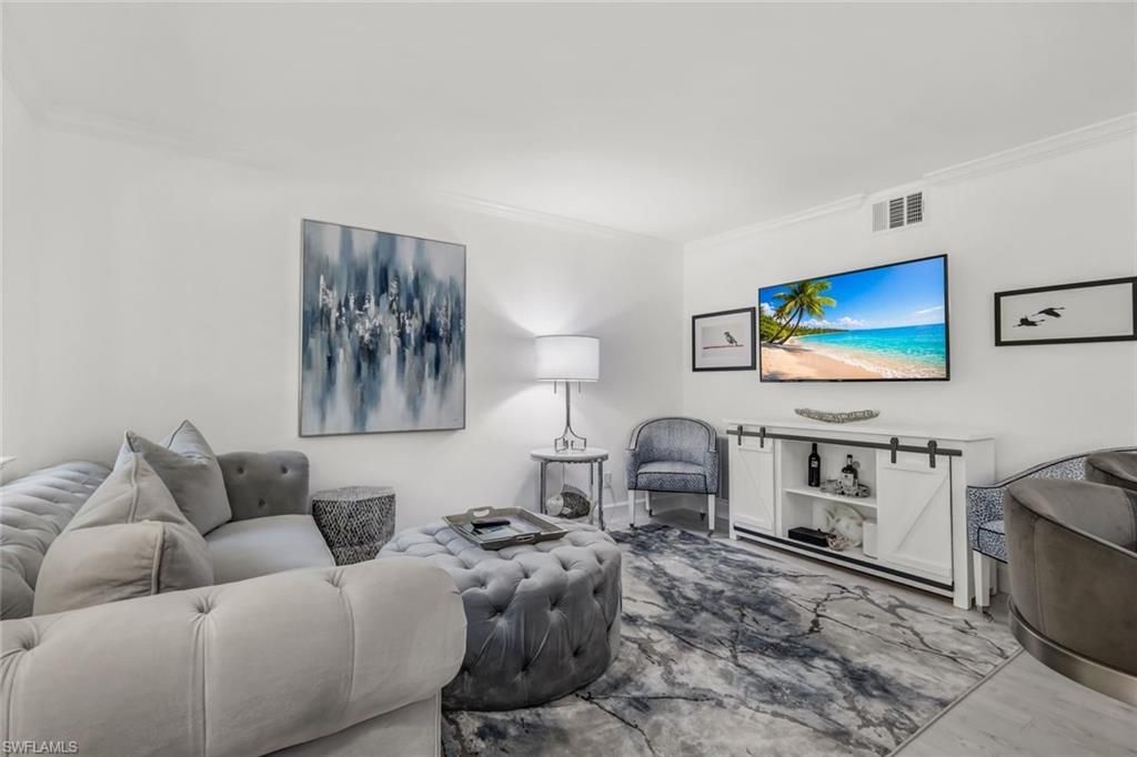 960 7th St S, Unit 105, Naples, FL 34102 Photo