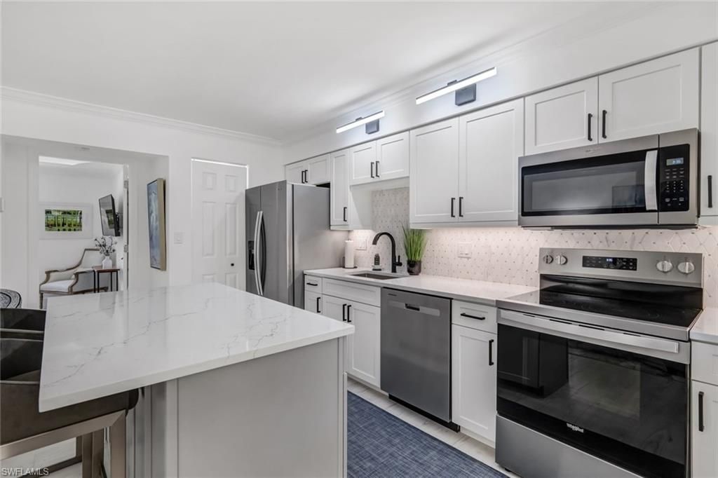 960 7th St S, Unit 105, Naples, FL 34102 Photo