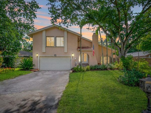 42 Birch Dr , Cooper City, FL 33026