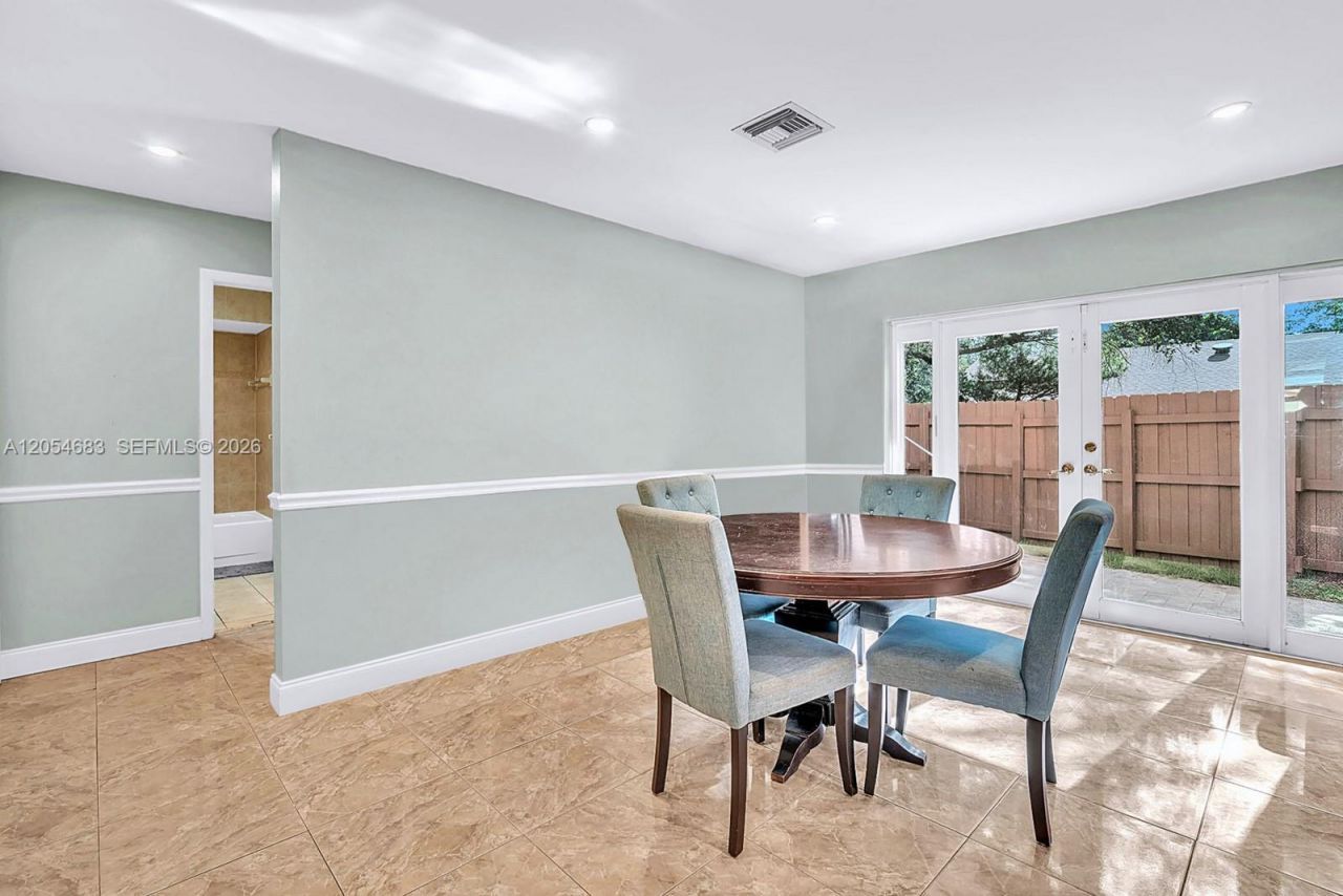 42 Birch Dr, Cooper City, FL 33026 Photo