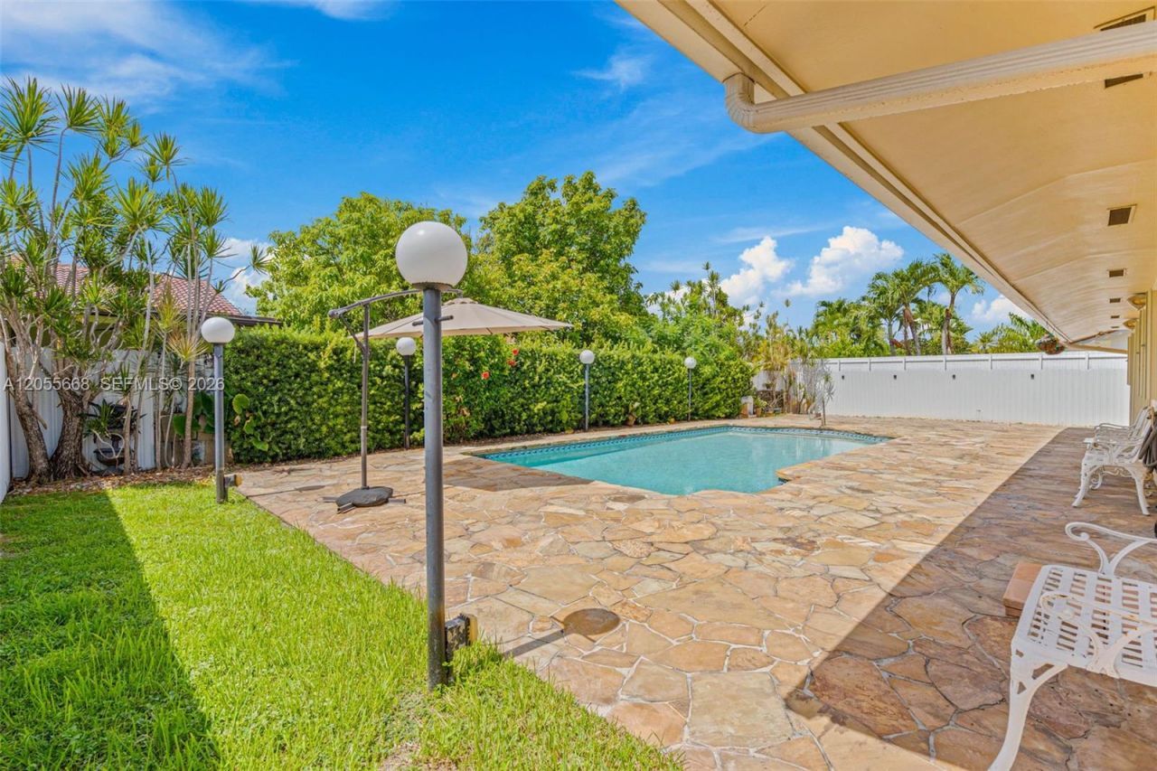 13390 SW 1st St, Miami, FL 33184 Photo
