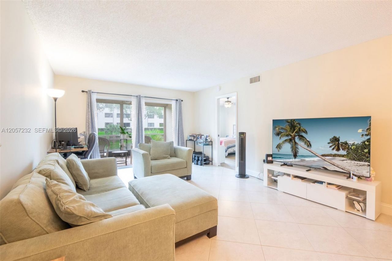 7120 S Devon Dr, Unit 110, Tamarac, FL 33321 Photo