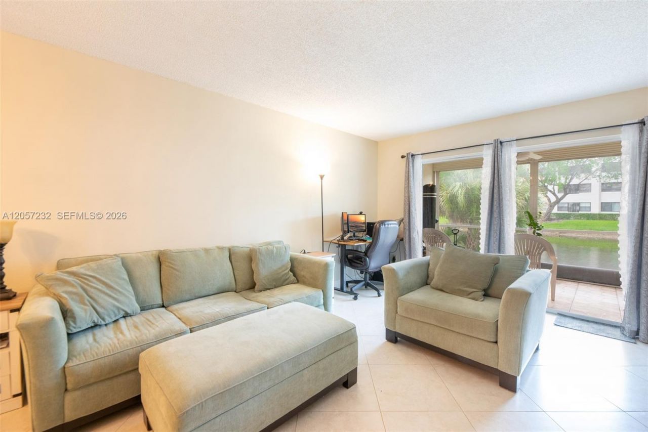 7120 S Devon Dr, Unit 110, Tamarac, FL 33321 Photo