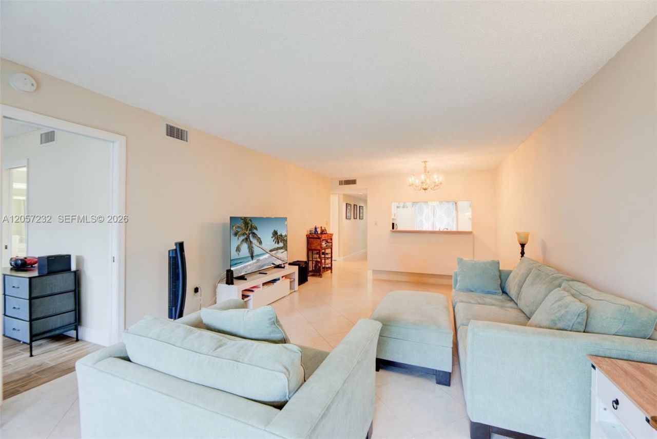 7120 S Devon Dr, Unit 110, Tamarac, FL 33321 Photo