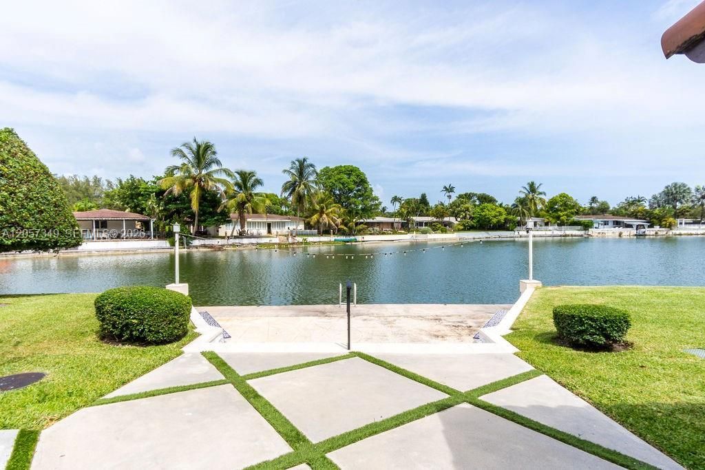 5711 SW 64th Ave, South Miami, FL 33143 Photo