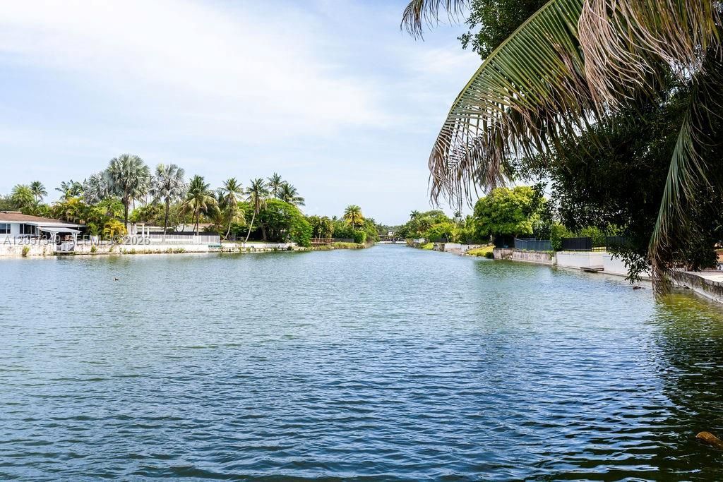 5711 SW 64th Ave, South Miami, FL 33143 Photo