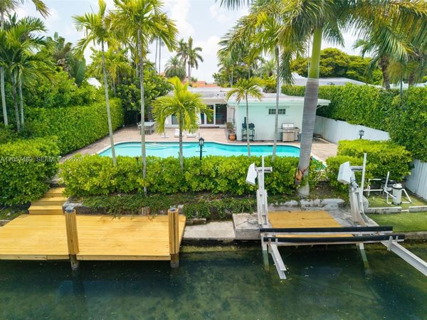 1777 Daytonia Rd , Miami Beach, FL 33141