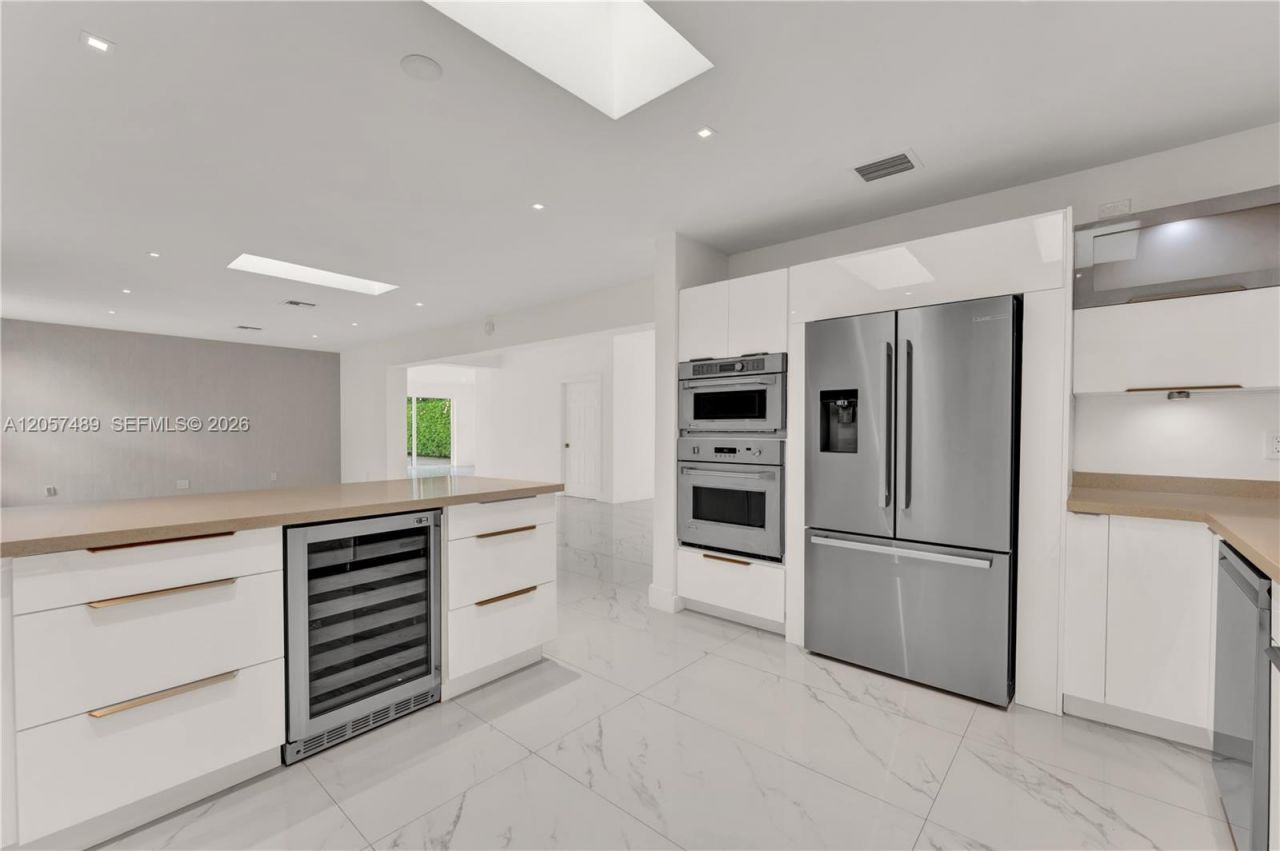 1777 Daytonia Rd, Miami Beach, FL 33141 Photo