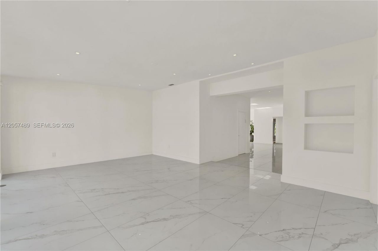1777 Daytonia Rd, Miami Beach, FL 33141 Photo