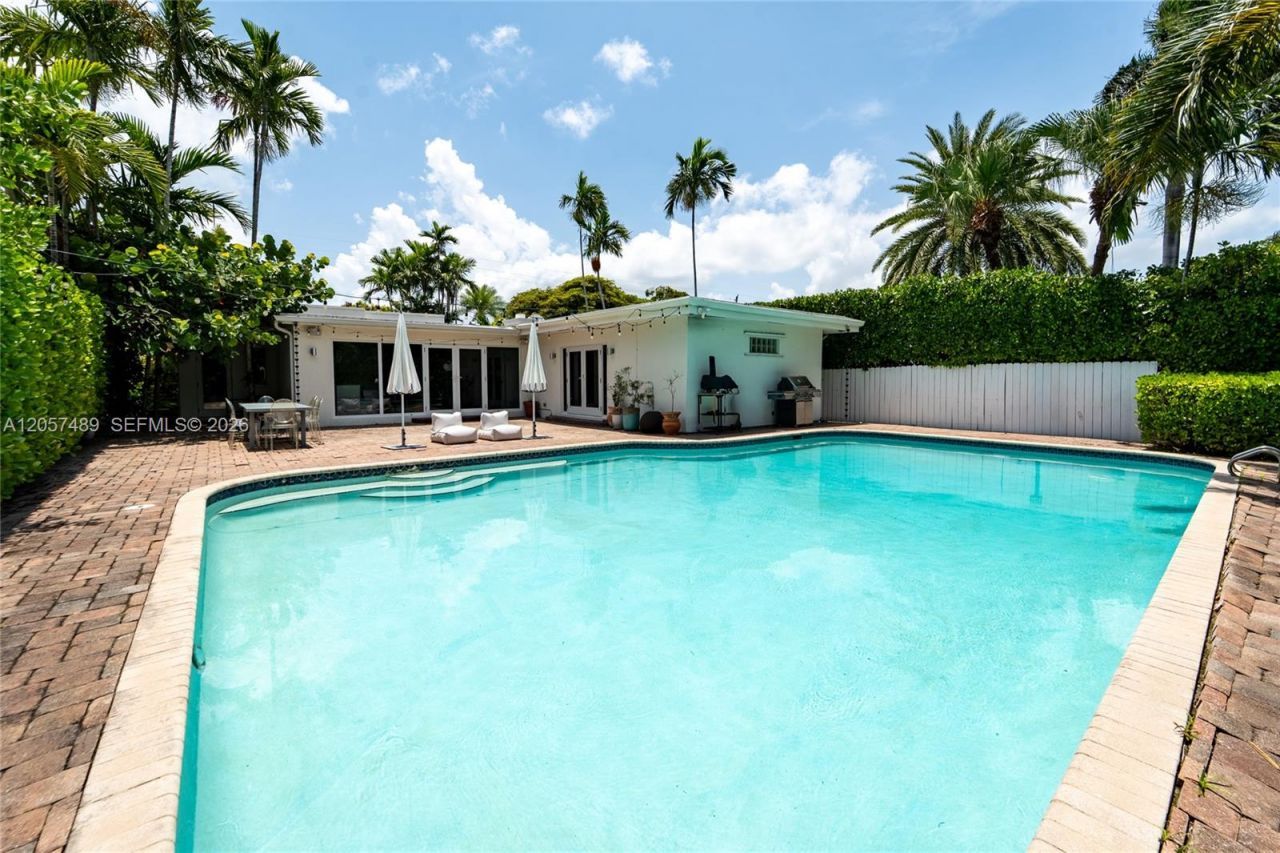 1777 Daytonia Rd, Miami Beach, FL 33141 Photo