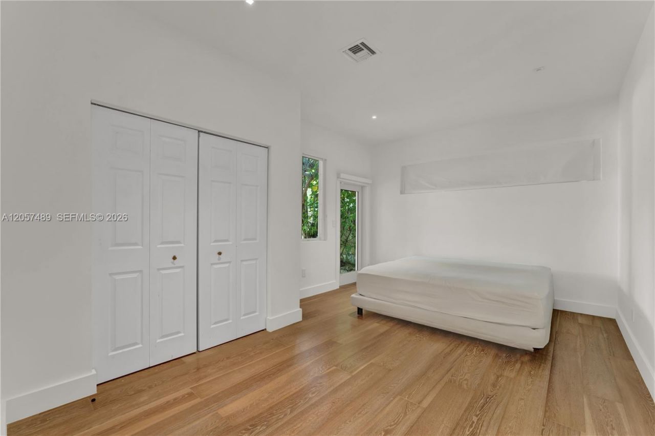 1777 Daytonia Rd, Miami Beach, FL 33141 Photo