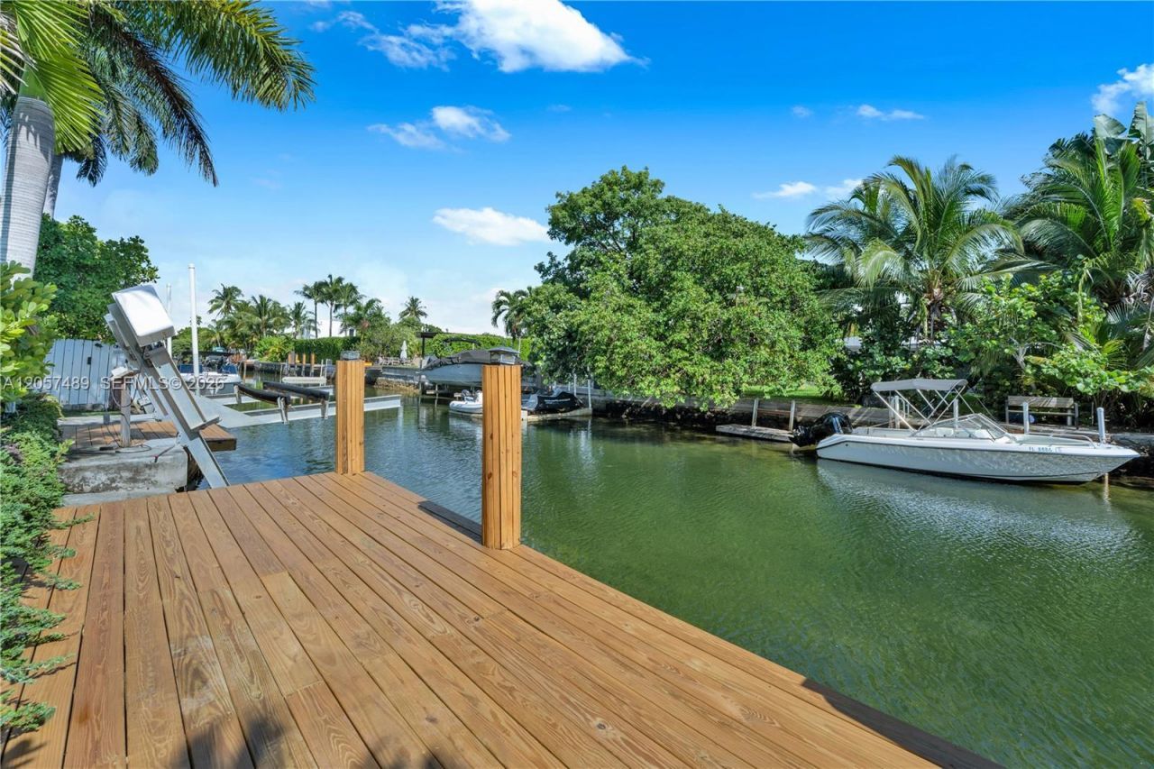 1777 Daytonia Rd, Miami Beach, FL 33141 Photo
