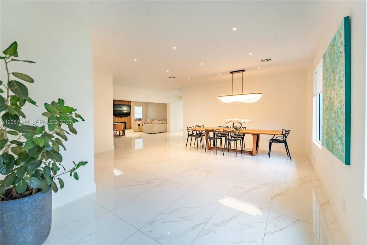 1777 Daytonia Rd, Miami Beach, FL 33141 Photo