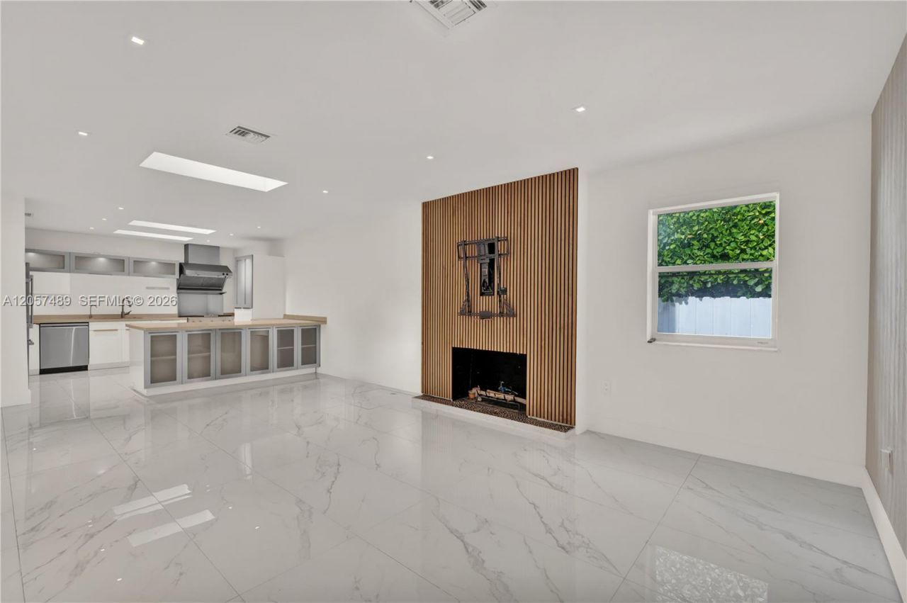 1777 Daytonia Rd, Miami Beach, FL 33141 Photo