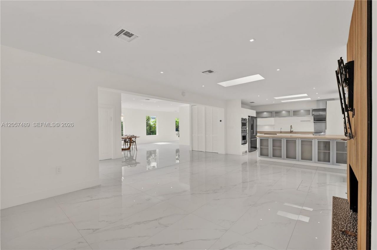 1777 Daytonia Rd, Miami Beach, FL 33141 Photo