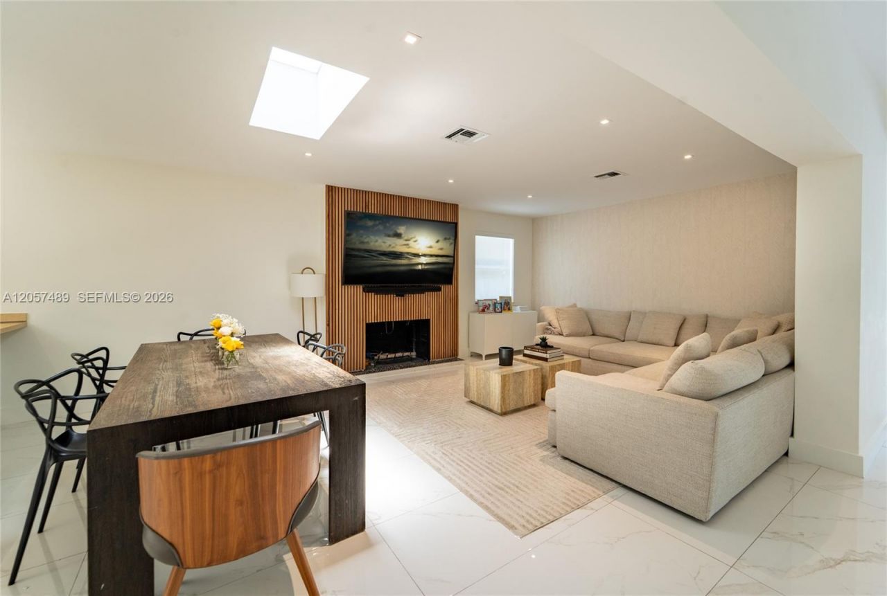 1777 Daytonia Rd, Miami Beach, FL 33141 Photo