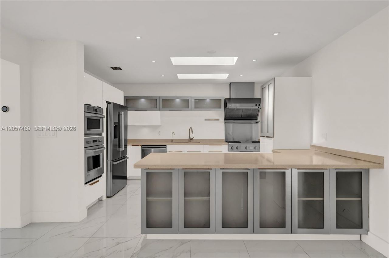 1777 Daytonia Rd, Miami Beach, FL 33141 Photo