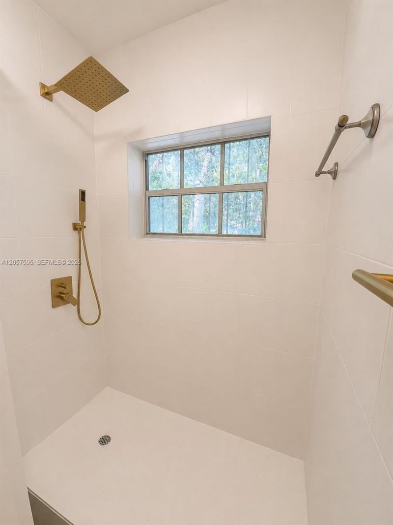 15700 N Miami Ave, Miami, FL 33169 Photo