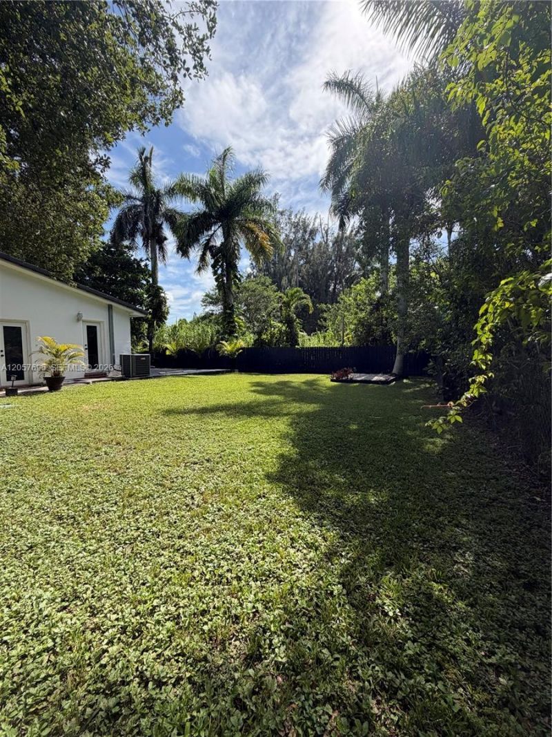 15700 N Miami Ave, Miami, FL 33169 Photo