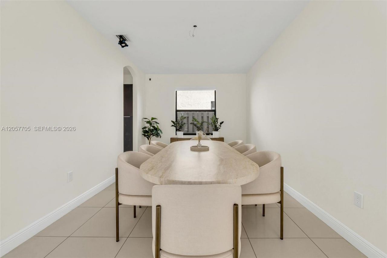10204 NW 86th St , Doral, FL 33178 Photo