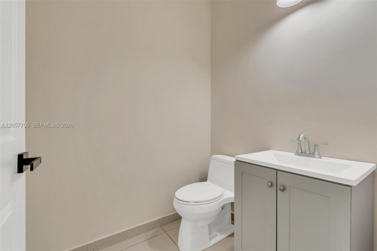 10204 NW 86th St , Doral, FL 33178 Photo