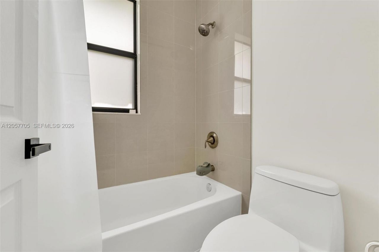 10204 NW 86th St , Doral, FL 33178 Photo