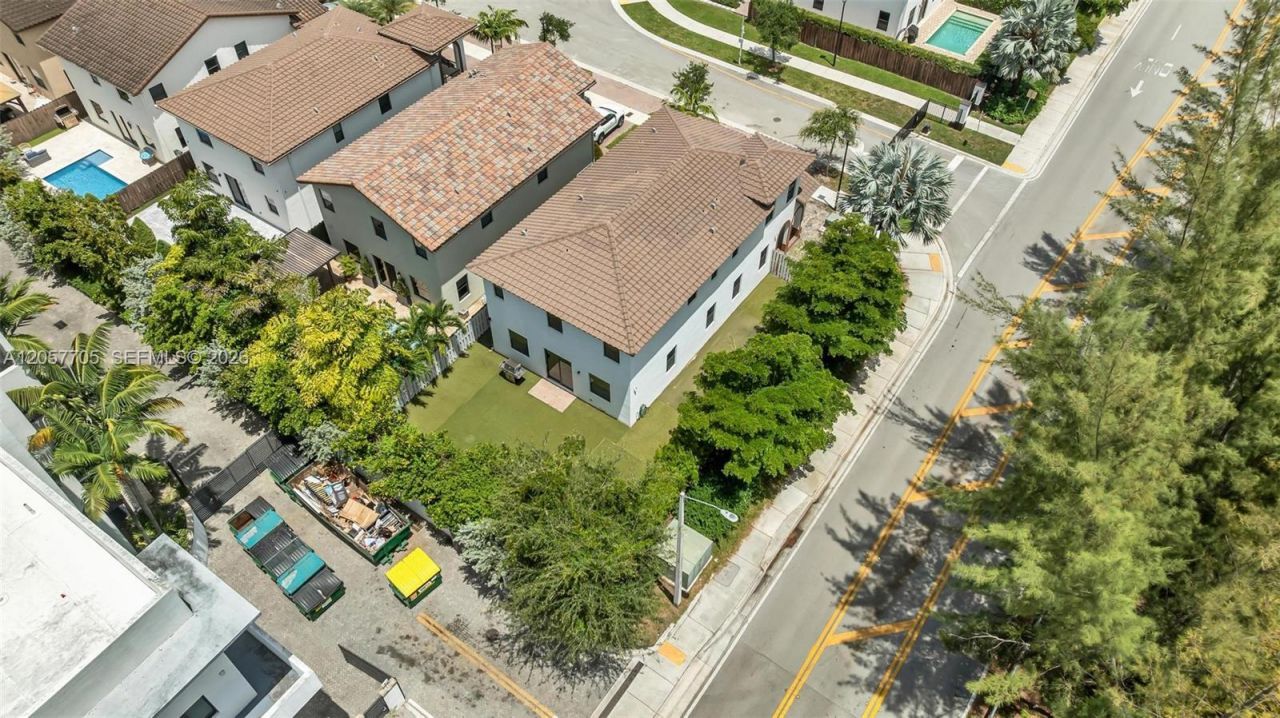 10204 NW 86th St , Doral, FL 33178 Photo