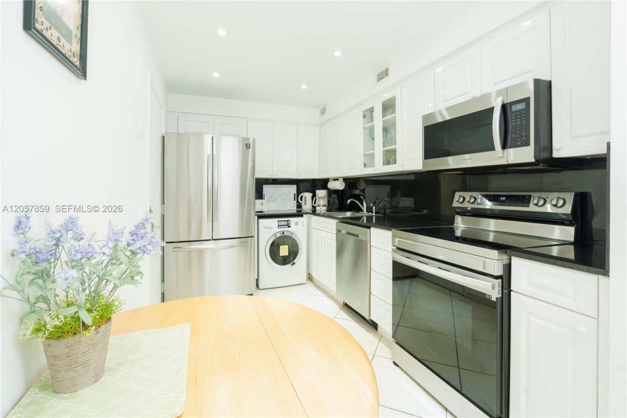 6770 Indian Creek Dr , Unit 15T, Miami Beach, FL 33141 Photo
