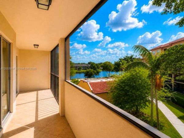 3905 N Nob Hill Rd, Unit 312, Sunrise, FL 33351