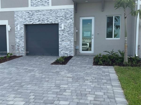 1351 SE 7th Ter , Homestead, FL 33034