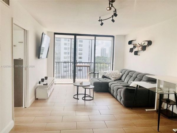 3301 N Country Club Dr, Unit 712, Aventura, FL 33180