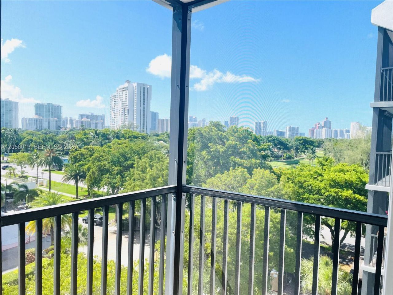 3301 N Country Club Dr, Unit 712, Aventura, FL 33180 Photo