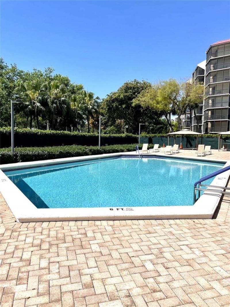 3301 N Country Club Dr, Unit 712, Aventura, FL 33180 Photo